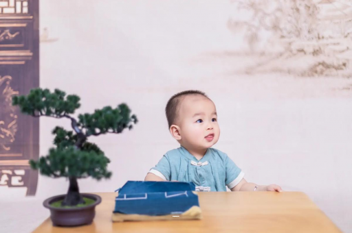 晋城五个月宝宝可以站吗 晋城五个月宝宝可以站吗